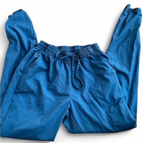 Blue V-Neck Scrub Set - Picture 6 of 6